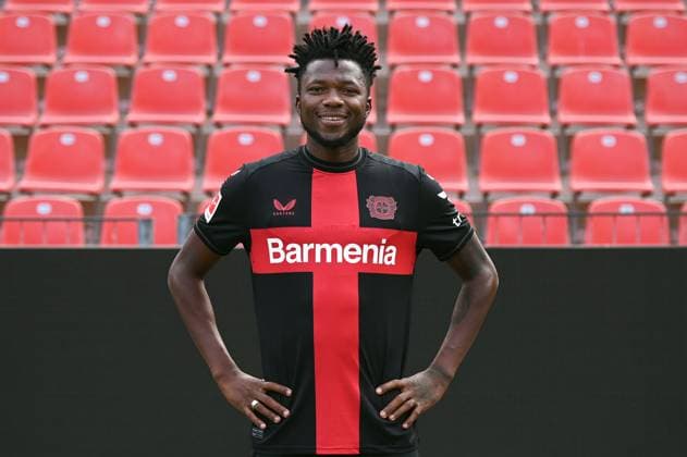 Edmond Tapsoba Bayer 04 Leverkusen 1 BL, Porträttermin 2023 2024,