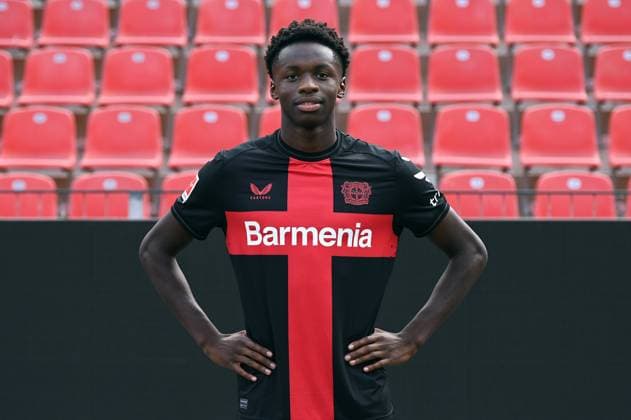 Noah Mbamba Bayer 04 Leverkusen 1 BL, Porträttermin 2023 2024,