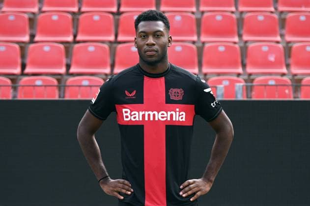 Timothy Fosu Mensah Bayer 04 Leverkusen 1 BL, Porträttermin 2023 2024,