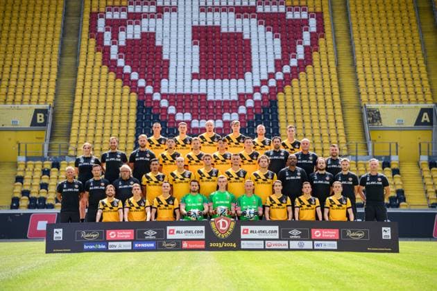 SG Dynamo Dresden 3 league, portrait date 2023 2024, team photo, 4 row v li Panagiotis Vlachodimos, Dennis Borkowski, Manuel Schäffler Schaeffler , Paul Lehmann, Paul Will, Robin Meißner Meissner 3 row v li Laura Seifert physiotherapist , Korbinian Dötter Doetter physiotherapist , Tony, Fischer physiotherapist , Kyu Hyun Park, Tom Zimmerschied, Jong min Seo, Jonathan Meier, Jose Portela head of sports science , Tom Teichert Tölg Toelg Zeugwart , Justin Leonard Löwe Loewe Team Manager 2 row from left Markus Anfang Head Coach , Florian Junge Co Coach , Heiko Scholz Co Coach , Claudio Kammerknecht, Tobias Kraulich, Jakob Lewald, Stefan Kutschke, Kevin Ehlers, David Yelldell Goalkeeper Coach , Michael Bata Team doctor , Timon Klasen Videoanalyst , Matthias Grahe Athletic trainer 1 row from left Lucas Cueto, Luca Herrmann, Jakob Lemmer, Stefan Drljaca, Erik Herrmann, Kevin Broll, Kyrylo Melichenko, Niklas Hauptmann, Jonas Oehmichen