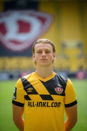 Jonas Oehmichen SG Dynamo Dresden 3 league, portrait date 2023 2024