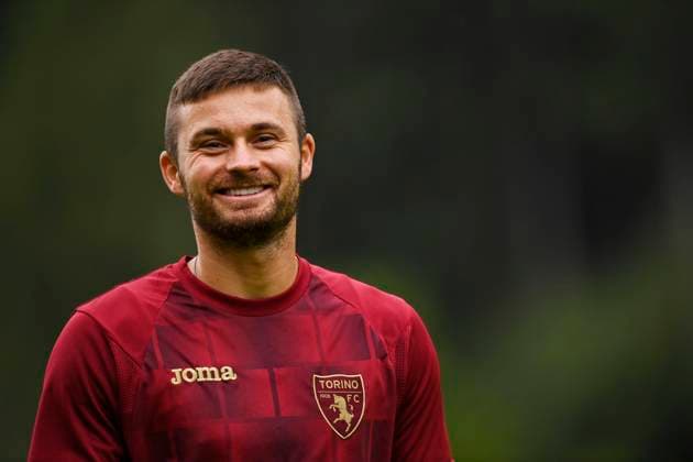 Foto Fabio Ferrari LaPresse 19 Luglio 2023 - Pinzolo,Trento, Italia - calcio -ESCLUSIVA TORINO FC-Ritiro estivo Torino fc, primo allenamento mattutino.Nella foto:Karol Linetty (Torino Fc) July 19, 2023 Turin, Italy - sport, calcio -EXCLUSIVE TORINO FC-Torino Fc, morning training.In the pic:Karol Linetty (Torino Fc)  Copyright: xFabioxFerrari LaPressex