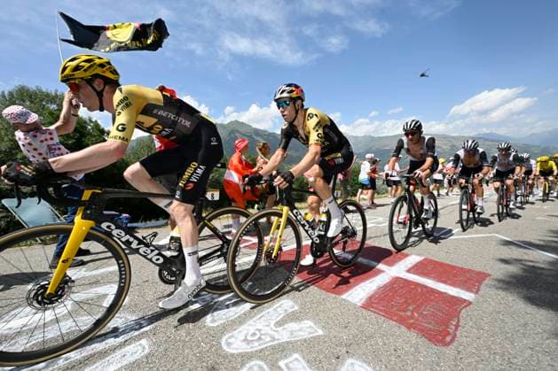 Tour de France 2023 - Stage 17 COURCHEVEL, FRANCE - JULY 19 : Van Hooydonck Nathan (BEL) of Jumbo-Visma, Van Aert Wout (BEL) of Jumbo-Visma during stage 17 of the 110th edition of the Tour de France 2023 cycling race, a stage of 166 kms with start in Saint-Gervais Mont Blanc and finish in Courchevel on July 19, 2023 in Courchevel, France, 19 07 2023 ( Motordriver Kenny Verfaillie - Courchevel France  Copyright: xVincentxKalutx