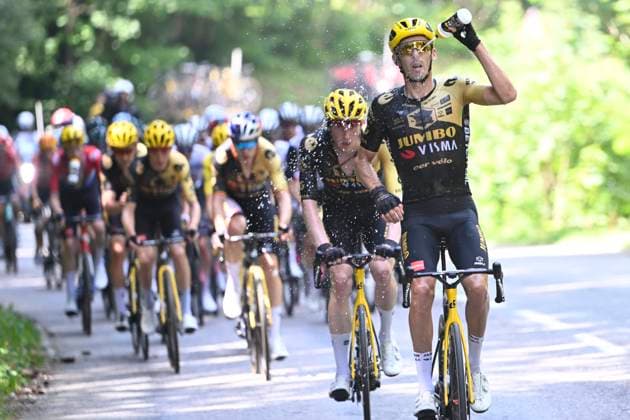 Sport Bilder des Tages COURCHEVEL, FRANCE - JULY 19 : Laporte Christophe (FRA) of Jumbo-Visma during stage 17 of the 110th edition of the Tour de France 2023 cycling race, a stage of 166 kms with start in Saint-Gervais Mont Blanc and finish in Courchevel on July 19, 2023 in Courchevel, France, 19 07 2023 ( Motordriver Kenny Verfaillie - Tour de France 2023 - Stage 17 PhotoNews Panoramic 