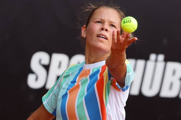 Darmstadt 19 July 2023 47 International Womens ITF W25 Singles Tennis Tournament v l , Nicole RIVKIN GER makes a serve Copyright: JoaquimxFerreira