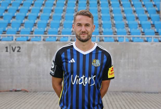 Julian Günther Schmidt 1 FC Saarbrücken 3 Liga, Porträttermin 2023 2024 Saarbrücken Ludwigsparkstadion Saarland Germany DE