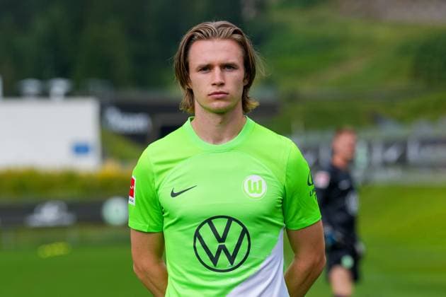 VfL Wolfsburg portrait Patrick Wimmer VfL Wolfsburg , 1 BL, portrait date 2023 2024, Seefeld