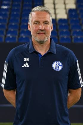 Goalkeeper coach Simon Henzler FC Schalke 04 2 BL, portrait date 2023 2024 Gelsenkirchen Nordrhein Westfalen Germany Team2