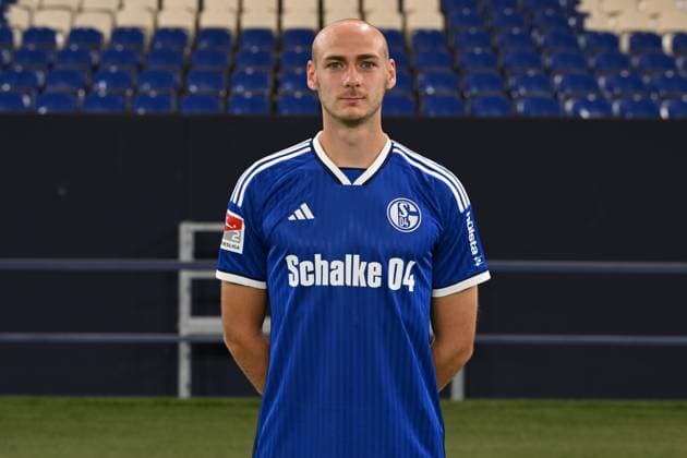 Henning Matriciani FC Schalke 04 2 BL, portrait date 2023 2024 Gelsenkirchen North Rhine Westphalia Germany Team2