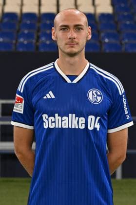 Henning Matriciani FC Schalke 04 2 BL, portrait date 2023 2024 Gelsenkirchen North Rhine Westphalia Germany Team2