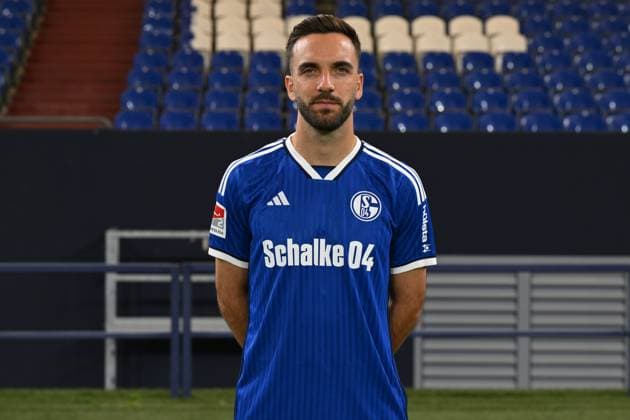 Kenan Karaman FC Schalke 04 2 BL, portrait date 2023 2024 Gelsenkirchen North Rhine Westphalia Germany Team2