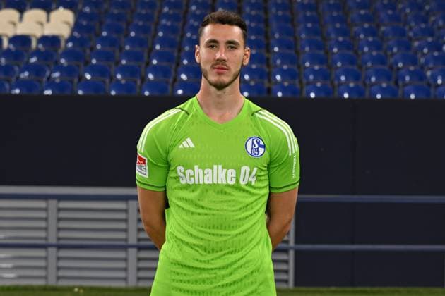 Goalkeeper Justin Heekeren FC Schalke 04 2 BL, portrait date 2023 2024 Gelsenkirchen Nordrhein Westfalen Germany Team2