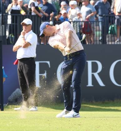 Northern Ireland s Rory Mcllroy drives on the fourth tee on the first day at the 151st Open Championship at Royal Liverpool Golf Club in Hoylake, England on Thursday, July 20, 2023.  LON20230720112 HUGOxPHILPOTT