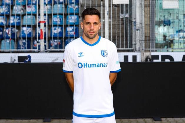 Ahmet Arslan 1 FC Magdeburg,8 2 football Bundesliga portrait appointment 2023 2024 official photo appointment 1 FC Magdeburg in the MDCC Arena in Magdeburg portrait, portrait,single image,Germany, football, men,GER,20 07 2023 Christian Schroedter