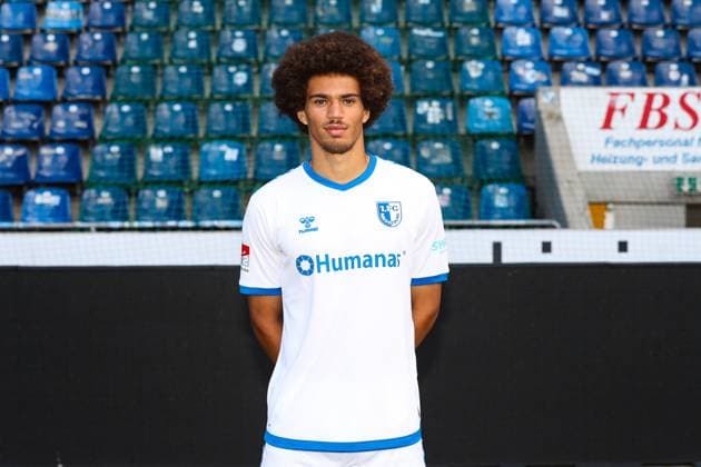 Jonah Fabisch 1 FC Magdeburg,16 2 football Bundesliga portrait appointment 2023 2024 official photo appointment 1 FC Magdeburg in the MDCC Arena in Magdeburg portrait, portrait,single picture,Germany, football, men,GER,20 07 2023 Christian Schroedter