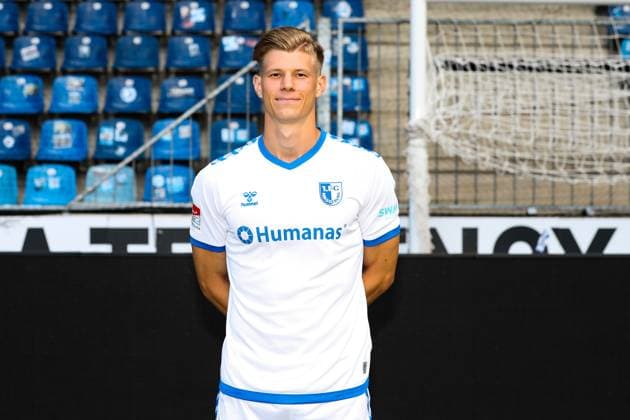 Luca Schuler 1 FC Magdeburg,26 2 football Bundesliga portrait appointment 2023 2024 official photo appointment 1 FC Magdeburg in the MDCC Arena in Magdeburg portrait, portrait,single image,Germany, football, men,GER,20 07 2023 Christian Schroedter