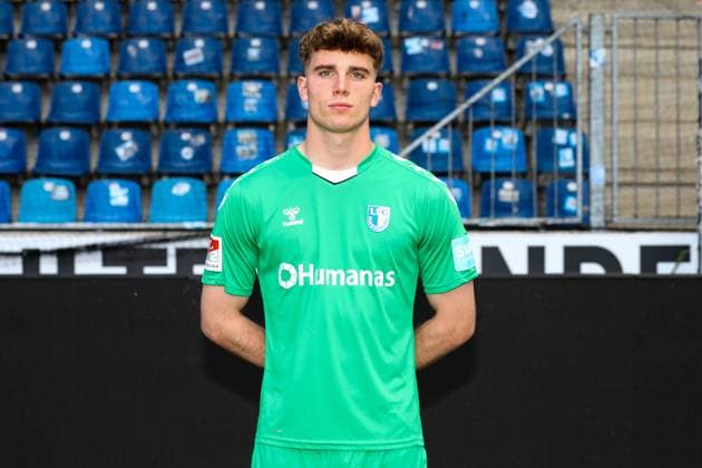 Goalkeeper Noah Kruth 1 FC Magdeburg,30 2 football Bundesliga portrait appointment 2023 2024 official photo appointment 1 FC Magdeburg in the MDCC Arena in Magdeburg portrait, portrait,single image,Germany, football, men,GER,20 07 2023 Christian Schroedter