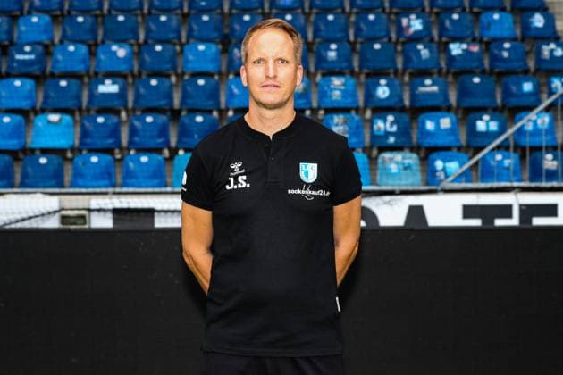 Team doctor Dr Jan Schüttrumpf, Schuettrumpf 1 FC Magdeburg 2 Football Bundesliga portrait appointment 2023 2024 official photo appointment 1 FC Magdeburg in the MDCC Arena in Magdeburg portrait, portrait,single image,Germany, football, men,GER,20 07 2023 Christian Schroedter