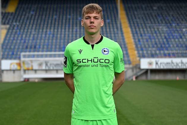 Bielefeld, Schueco Arena, 20 07 23, GER, men, DSC Arminia Bielefeld, 3 LIga, portrait date 2023 2024 picture goalkeeper Leo Oppermann DSC Arminia Bielefeld 3 Liga, portrait date 2023 2024 Only for editorial use NRW Germany