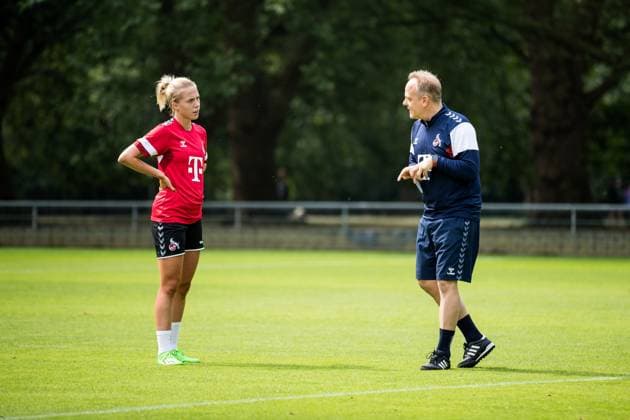 Training 1 FC Koeln Women 21 07 2023 Celina Degen 1 FC Koeln, 5 in conversation with Daniel Weber Coach 1 FC Koeln Training 1 FC Koeln Women Geissbockheim, 21 07 2023 Copyright: xBEAUTIFULxSPORTS Wunderlx