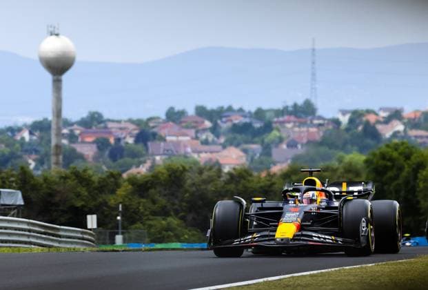 BUDAPEST - Max Verstappen (Red Bull Racing) in action during the 1st free practice session at the Hungaroring Circuit in the run-up to the Hungarian Grand Prix. ANP REMKO DE WAAL xVIxANPxSportx xxANPxIVx 474007004 originalFilename: 474007004.jpg