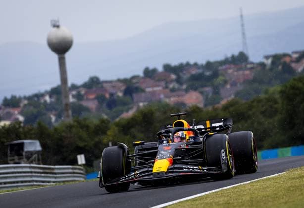 BUDAPEST - Max Verstappen (Red Bull Racing) in the rain during the 1st free practice session at the Hungaroring Circuit in the run-up to the Hungarian Grand Prix. ANP REMKO DE WAAL xVIxANPxSportx xxANPxIVx 474007811 originalFilename: 474007811.jpg