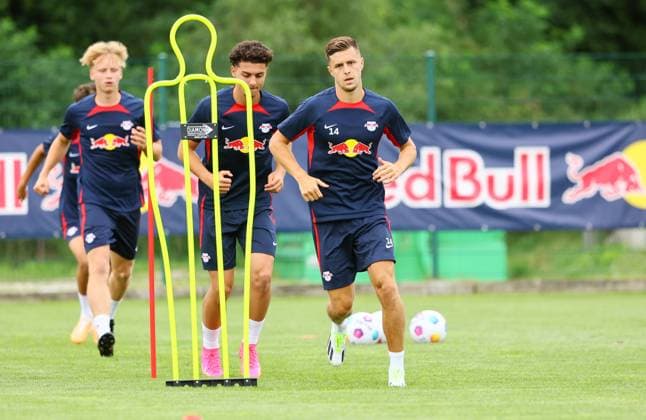 RB Leipzig Italy training camp Bruneck, 21 07 2023, Sportpark Reiperting Reischach, Football, RB Leipzig GER Bundesliga training camp in South Tyrol Italy , In picture from l Lenny Hennig, Aris Bayindir and Christoph Baumgartner , Picture Point