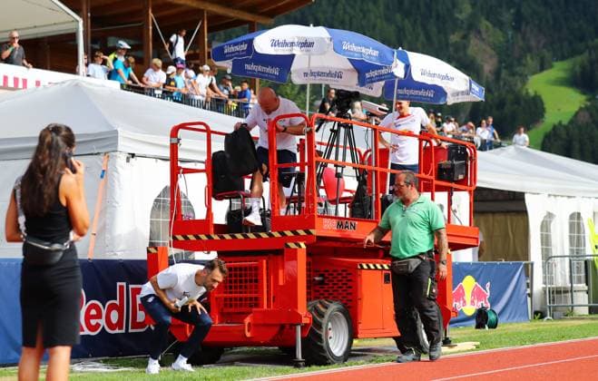 RB Leipzig Italy training camp Bruneck, 21 07 2023, Sportpark Reiperting Reischach, Football, RB Leipzig GER Bundesliga training camp in South Tyrol Italy , In the picture The video platform remained defective today on the ground , Picture Point