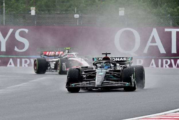 21 07 2023, Hungaroring, Budapest, Formula 1 Grand Prix Hungarian Grand Prix 2023 , in picture George Russell GBR , Mercedes AMG Petronas Formula One Team, Nico Hülkenberg DEU , Moneygram Haas F1 Team Budapest Hungaroring Hungary  eu-images-506