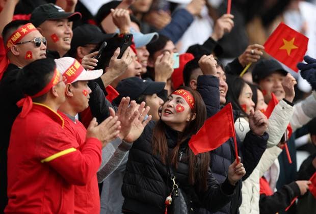 (230722) -- AUCKLAND, July 22, 2023 -- Fans of Vietnam react before the group E match between the United States and Vietnam at the FIFA Women s World Cup in Auckland, New Zealand, July 22, 2023. ) (SP)NEW ZEALAND-AUCKLAND-2023 FIFA WOMEN S WORLD CUP-USA VS VIE QinxLang 