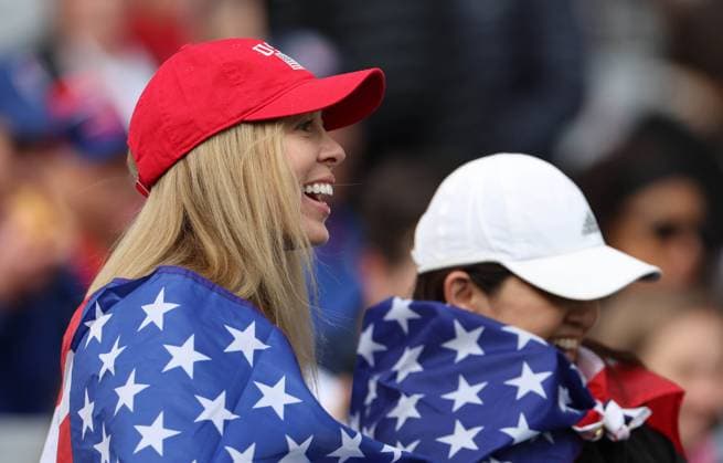 (230722) -- AUCKLAND, July 22, 2023 -- Fans of the United States react before the group E match between the United States and Vietnam at the FIFA Women s World Cup in Auckland, New Zealand, July 22, 2023. ) (SP)NEW ZEALAND-AUCKLAND-2023 FIFA WOMEN S WORLD CUP-USA VS VIE QinxLang 