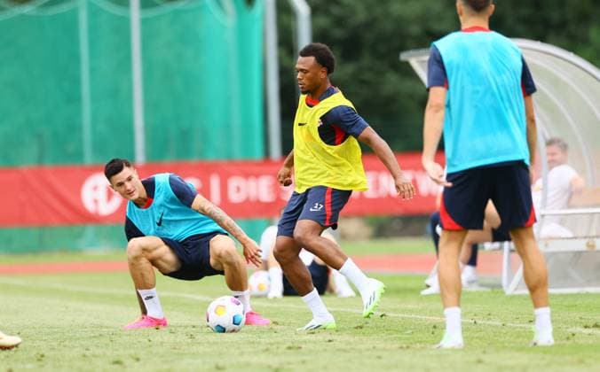 RB Leipzig Italy training camp Bruneck, 21 07 2023, Sportpark Reiperting Reischach, Football, RB Leipzig GER Bundesliga training camp in South Tyrol Italy , In picture from l Benjamin Sesko 30, RB Leipzig and Lois Openda 17, RB Leipzig , Picture Point