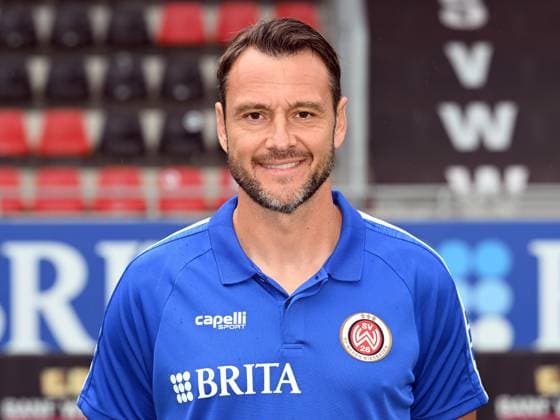 21 07 2023, xjhx, football 2 Bundesliga, SV Wehen Wiesbaden photo appointment season 2023 24 emspor, Co coach Nils Döring SV Wehen Wiesbaden 2 BL, Porträttermin 2023 2024 DFL DFB REGULATIONS PROHIBIT ANY USE OF PHOTOGRAPHS as IMAGE SEQUENCES and or QUASI VIDEO Wiesbaden