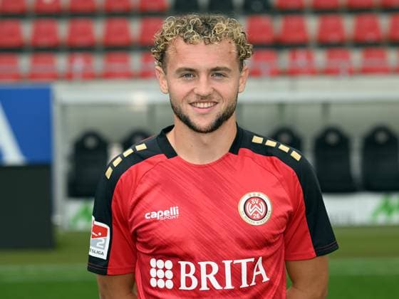 21 07 2023, xjhx, football 2 Bundesliga, SV Wehen Wiesbaden photo appointment season 2023 24 emspor, Benedict Hollerbach 21 SV Wehen Wiesbaden 2 BL, porträttermin 2023 2024 DFL DFB REGULATIONS PROHIBIT ANY USE OF PHOTOGRAPHS as IMAGE SEQUENCES and or QUASI VIDEO Wiesbaden