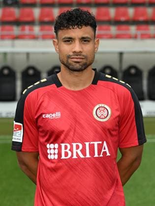 21 07 2023, xjhx, football 2 Bundesliga, SV Wehen Wiesbaden photo appointment season 2023 24 emspor, Kianz Froese 30 SV Wehen Wiesbaden 2 BL, porträttermin 2023 2024 DFL DFB REGULATES PROHIBIT ANY USE OF PHOTOGRAPHS as IMAGE SEQUENCES and or QUASI VIDEO Wiesbaden