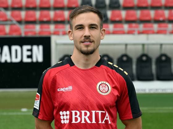 21 07 2023, xjhx, football 2 Bundesliga, SV Wehen Wiesbaden photo appointment season 2023 24 emspor, Amar Catic 34 SV Wehen Wiesbaden 2 BL, porträttermin 2023 2024 DFL DFB REGULATES PROHIBIT ANY USE OF PHOTOGRAPHS as IMAGE SEQUENCES and or QUASI VIDEO Wiesbaden