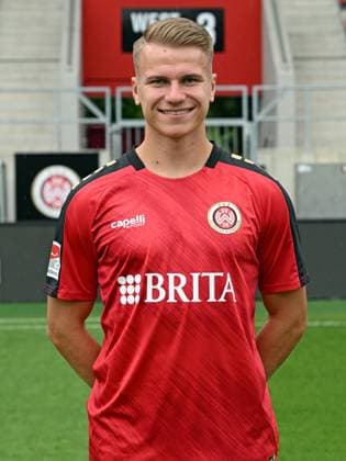 21 07 2023, xjhx, football 2 Bundesliga, SV Wehen Wiesbaden photo appointment season 2023 24 emspor, Florian Carstens 17 SV Wehen Wiesbaden 2 BL, porträttermin 2023 2024 DFL DFB REGULATES PROHIBIT ANY USE OF PHOTOGRAPHS as IMAGE SEQUENCES and or QUASI VIDEO Wiesbaden