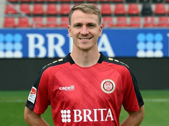 21 07 2023, xjhx, football 2 Bundesliga, SV Wehen Wiesbaden photo appointment season 2023 24 emspor, Emanuel Taffertshofer 5 SV Wehen Wiesbaden 2 BL, porträttermin 2023 2024 DFL DFB REGULATIONS PROHIBIT ANY USE OF PHOTOGRAPHS as IMAGE SEQUENCES and or QUASI VIDEO Wiesbaden