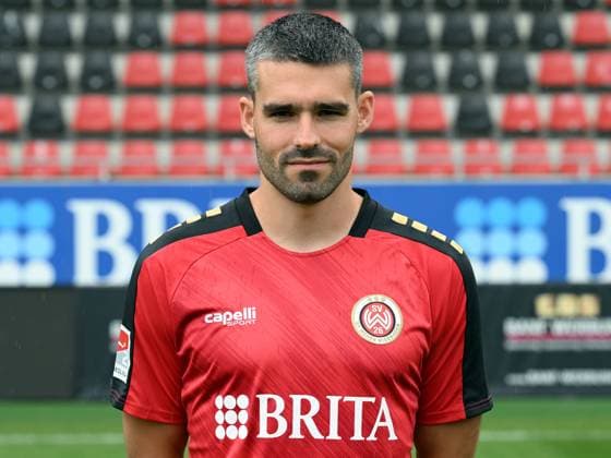21 07 2023, xjhx, football 2 Bundesliga, SV Wehen Wiesbaden photo appointment season 2023 24 emspor, Sascha Mockenhaupt 4 SV Wehen Wiesbaden 2 BL, porträttermin 2023 2024 DFL DFB REGULATES PROHIBIT ANY USE OF PHOTOGRAPHS as IMAGE SEQUENCES and or QUASI VIDEO Wiesbaden