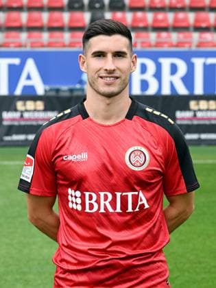21 07 2023, xjhx, football 2 Bundesliga, SV Wehen Wiesbaden photo appointment season 2023 24 emspor, Robin Heußer 7 SV Wehen Wiesbaden 2 BL, porträttermin 2023 2024 DFL DFB REGULATIONS PROHIBIT ANY USE OF PHOTOGRAPHS as IMAGE SEQUENCES and or QUASI VIDEO Wiesbaden