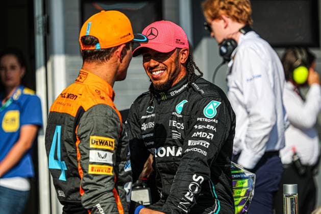 Formula 1 Championship - 2023 Formula 1 Qatar Airways Hungarian Grand Prix, Formula One World Championship, WM, Weltmeisterschaft - Free Practice and Qualify Lando Norris (GBR) McLaren MCL60 cheering Lewis Hamilton (GBR) Mercedes W14 E Performance for Pole Position during 2023 Formula 1 Qatar Airways Hungarian Grand Prix, Formula One World Championship - Free Practice and Qualify, Formula 1 Championship in Mogyorod, Hungary, July 22 2023 Mogyorod Hungaroring Hungary Copyright: xAlessioxDexMarcox xLiveMediax LPS_1004593