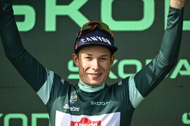 LE MARKSTEIN FELLERING, FRANCE - JULY 22 : Philipsen Jasper (BEL) of Alpecin-Deceuninck on the podium with the green jersey during stage 20 of the 110th edition of the Tour de France 2023 cycling race, a stage of 133 kms with start in Belfort and finish in Le Markstein Fellering on July 22, 2023 in Le Markstein Fellering, France, 22 07 2023 ( Motordriver Kenny Verfaillie - Tour de France 2023 - Stage 20 PhotoNews Panoramic 