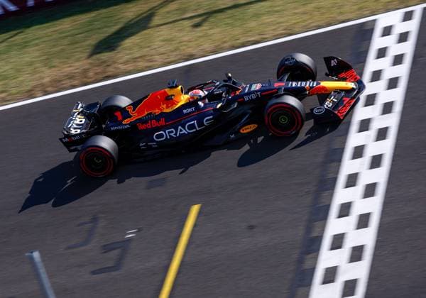 01 VERSTAPPEN Max (nld), Red Bull Racing RB19, action during the 2023 Formula 1 Qatar Airways Hungarian Grand Prix, 11th round of the 2023 Formula One World Championship, WM, Weltmeisterschaft from July 21 to 23, 2023 on the Hungaroring, in Mogyorod, Hungary - F1 - HUNGARIAN GRAND PRIX 2023 DPPI Panoramic  00123026_F12023GP12HUN_JK111581 