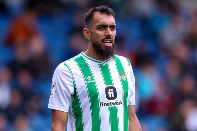 Pre-season friendly Real Betis v Middlesbrough Borja Iglesias 9 of Betis during the Pre-season friendly match Real Betis vs Middlesbrough at SMH Group Stadiumact Stadium, Chesterfield, United Kingdom, 22nd July 2023 (Photo by Ryan Crockett News Images) Chesterfield SMH Group Stadiumact Stadium Derbyshire United Kingdom Copyright: xRyanxCrockett NewsxImagesx