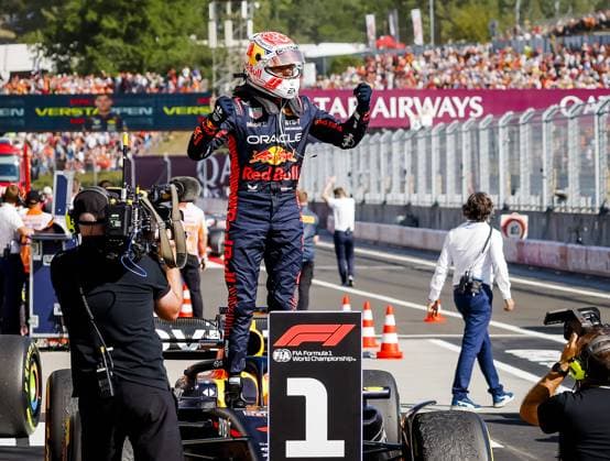 BUDAPEST - Max Verstappen (Red Bull Racing) cheers after winning the Hungarian Grand Prix at the Hungaroring. ANP REMKO DE WAAL F1 Grand Prix of Hungary 2023 xVIxANPxSportx xxANPxIVx 474124428 originalFilename: 474124428.jpg