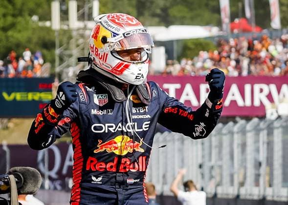 BUDAPEST - Max Verstappen (Red Bull Racing) cheers after winning the Hungarian Grand Prix at the Hungaroring. ANP REMKO DE WAAL F1 Grand Prix of Hungary 2023 xVIxANPxSportx xxANPxIVx 474124526 originalFilename: 474124526.jpg