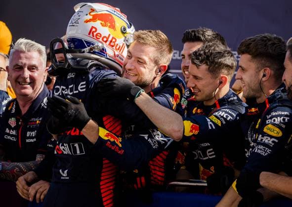 BUDAPEST - Max Verstappen (Red Bull Racing) celebrates victory with his team after the Hungarian Grand Prix at the Hungaroring. ANP REMKO DE WAAL F1 Grand Prix of Hungary 2023 xVIxANPxSportx xxANPxIVx 474125675 originalFilename: 474125675.jpg