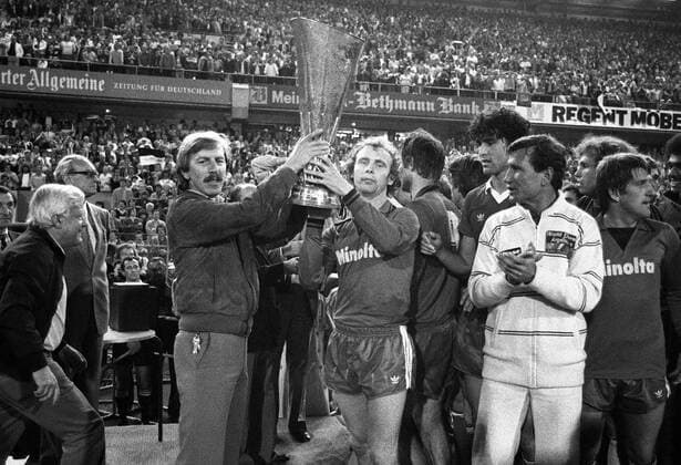 Football, history, Eintracht Frankfurt wins the UEFA Cup 1980