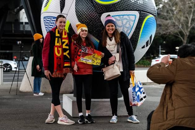 FIFA Frauen-Weltmeisterschaft 2023: Deutschland - Marokko; 24.07.2023 Fans der deutschen Frauen vor dem Stadion FIFA Frauen-Weltmeisterschaft 2023: Deutschland - Marokko; Melbourne Naarm, Melbourne-Rectangular-Stadion, 23.07.2023 *** FIFA Womens World Cup 2023 Germany Morocco 24 07 2023 German womens fans outside stadium FIFA Womens World Cup 2023 Germany Morocco Melbourne Naarm, Melbourne Rectangular Stadium, 23 07 2023. Copyright: xBEAUTIFULxSPORTS Jonesx