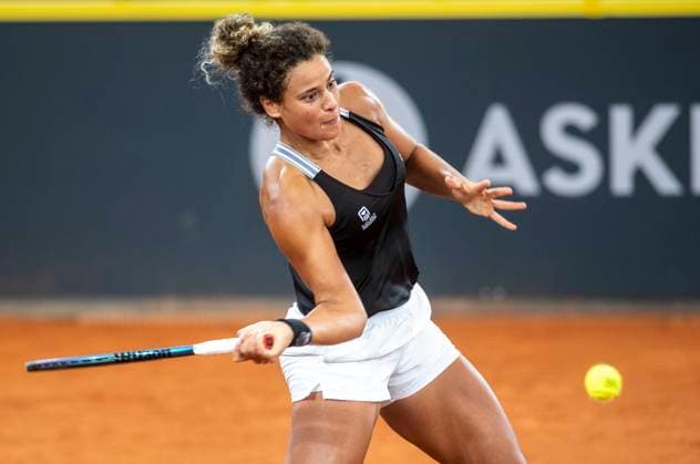 25 7 2023, GER, Tennis, Women, Hamburg European Open 2023, WTA, Eva Lys Germany Mayar Sherif Egypt , 1 Round Mayar Sherif Egypt plays the ball Hamburg Rothenbaum Stadium Hamburg Germany